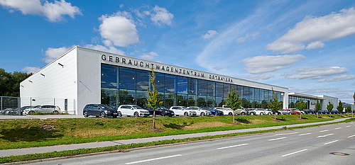 Neubau eines Gebrauchtwagenszentrums mit BMW Service in Regensburg