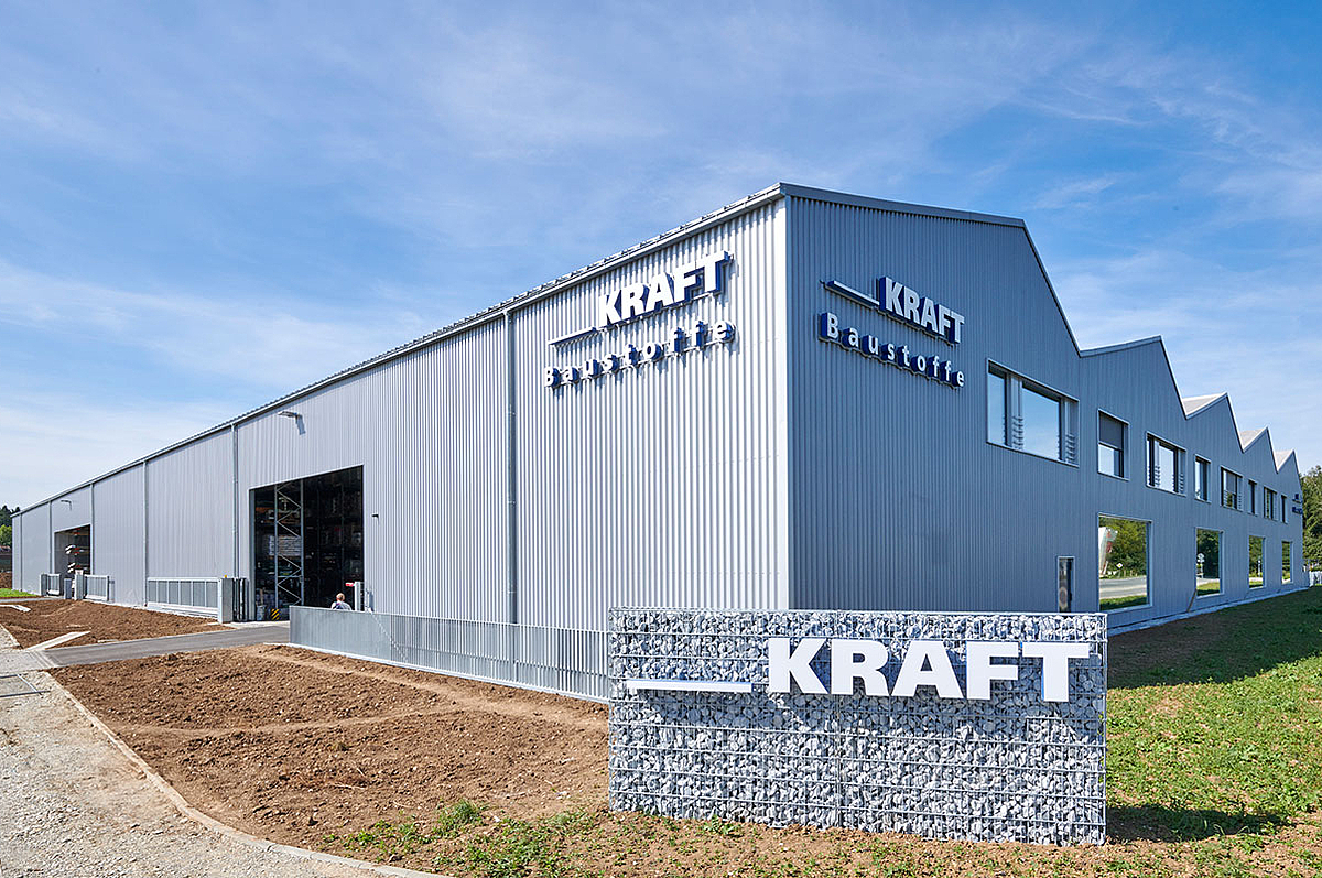 Neubau eines Lager- und Produktionsgebäudes mit Büro und Fachmarkt für Kraft Baustoffe in Höhenkirchen
