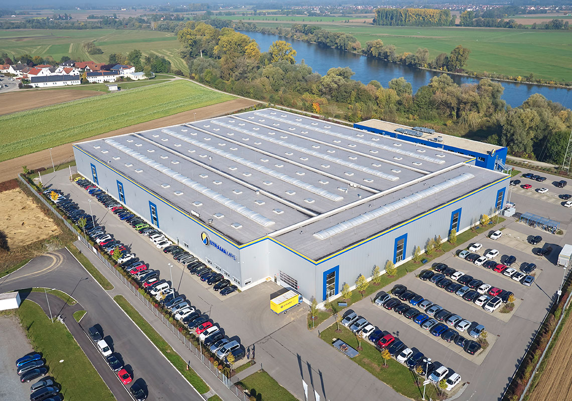 Neubau von Produktionshallen mit Bürogebäude in Straubing