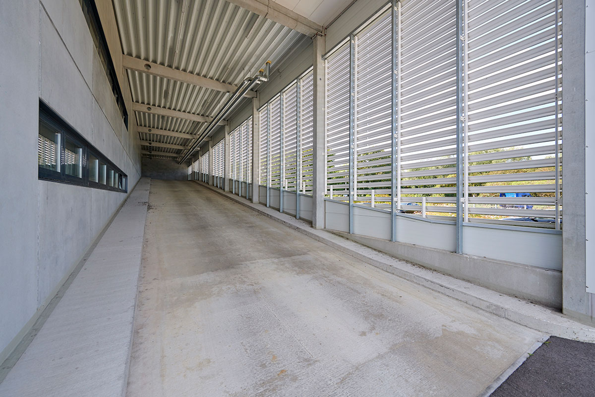 Neubau eines Gebrauchtwagenzentrums mit BMW Service in Regensburg