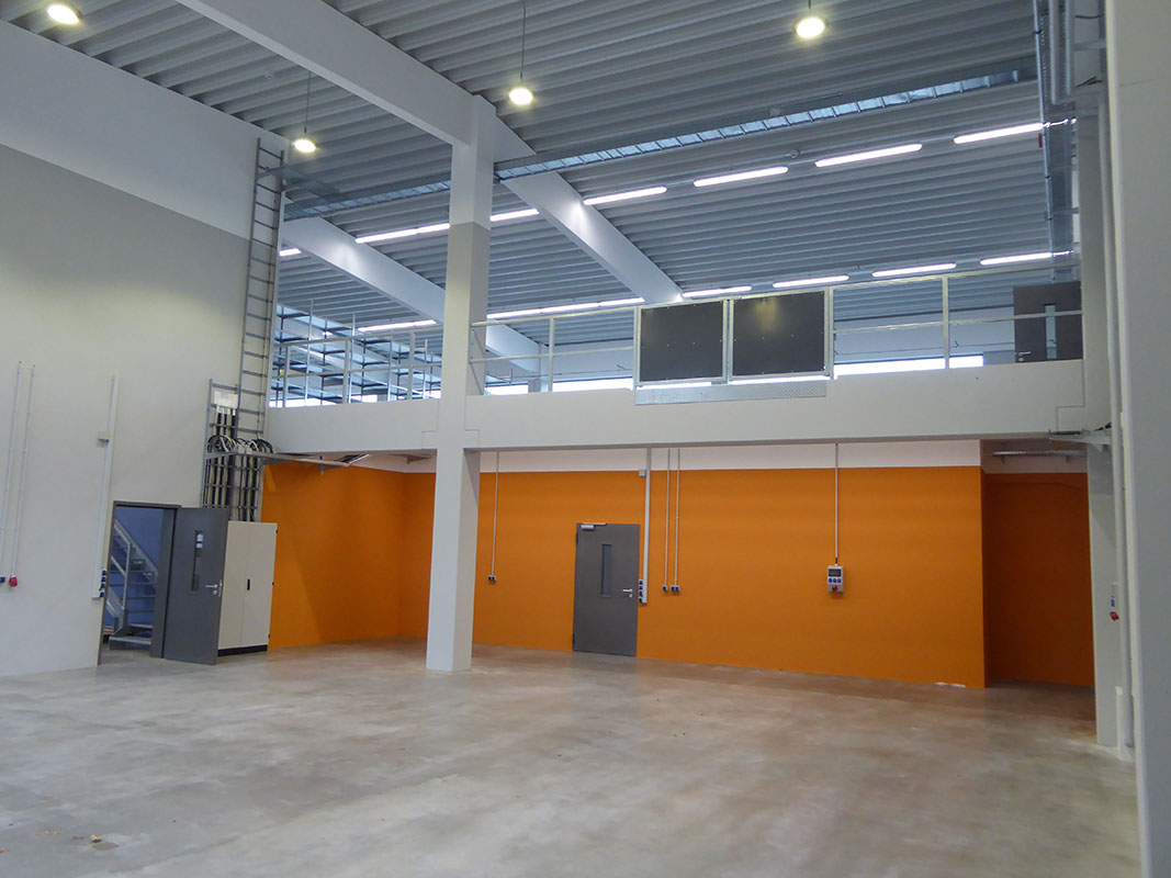 Neubau eines Verwaltungsgebäudes mit Werkstatt, Lager und Tiefgarage in Straubing
