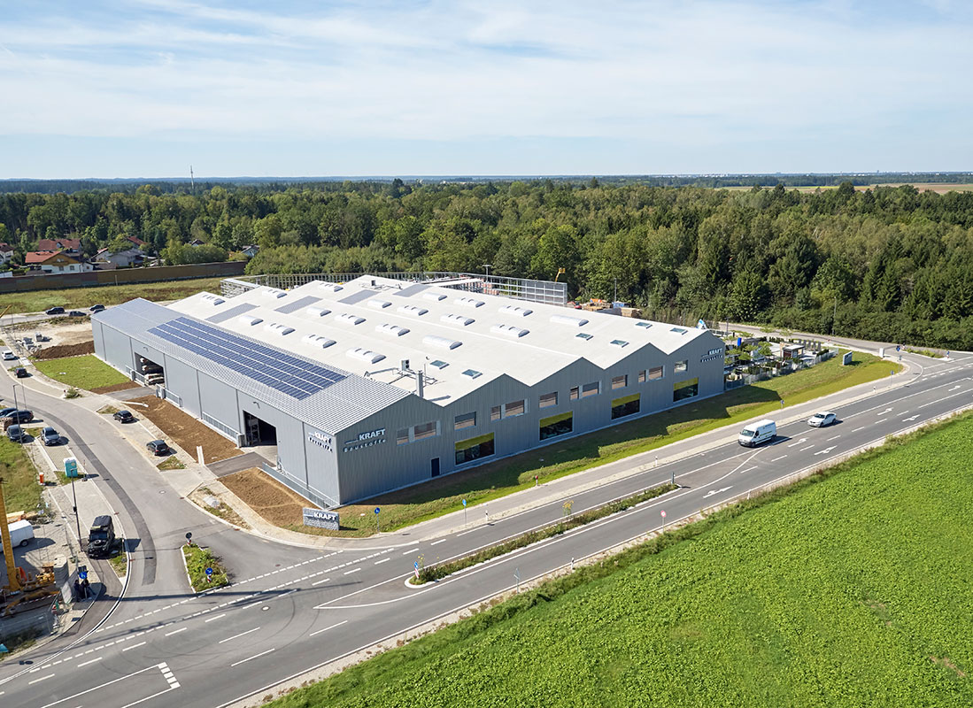 Neubau eines Lager- und Produktionsgebäudes mit Büro und Fachmarkt für Kraft Baustoffe in Höhenkirchen