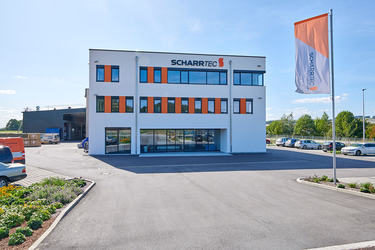 Neubau einer Niederlassung mit Bürogebäude und Produktionshalle für SCHARRTEC in Hunderdorf